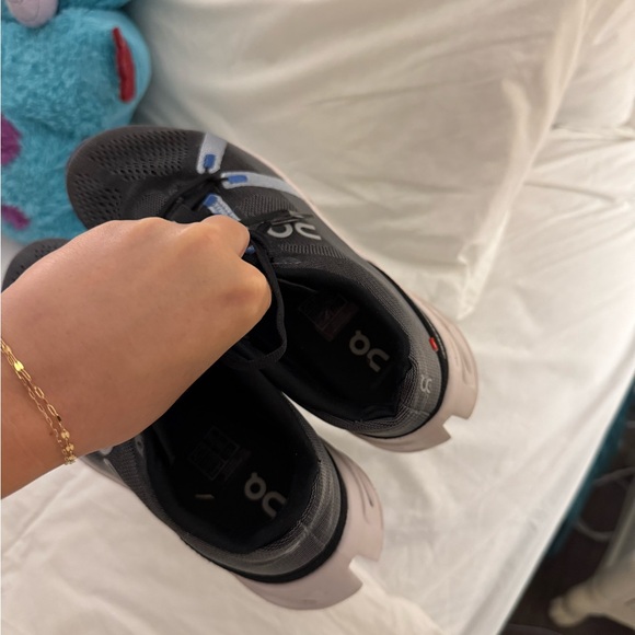 Women’s On Cloud Tennis Shoes - Picture 6 of 6